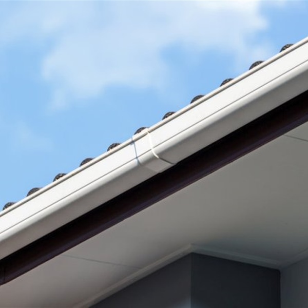 What to Do If Your Gutters Aren’t Draining