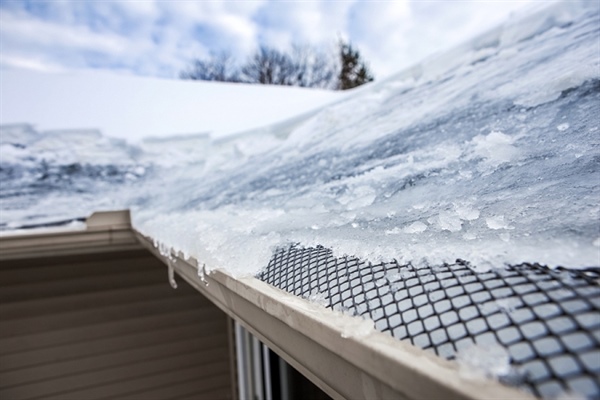 Why Our Low Pressure/High Steam Method Is the Best Way to Remove Ice Dams