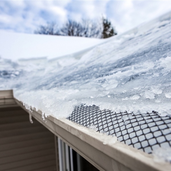 Why Our Low Pressure/High Steam Method Is the Best Way to Remove Ice Dams