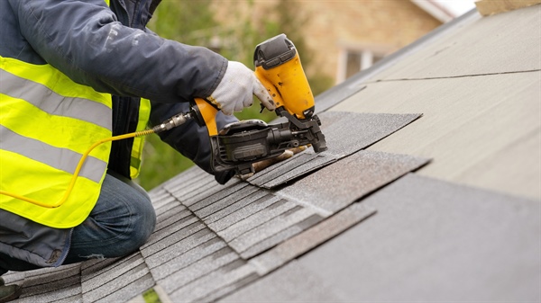 Benefits of Installing a New Roof From Apple Construction