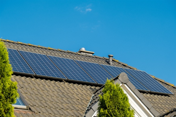 Maximize Building Energy Efficiency With Advanced Commercial Roofing Solutions