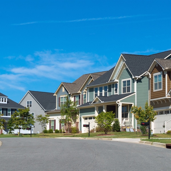 Trending Shingle Colors 2025: Find the Perfect Match for Your Home