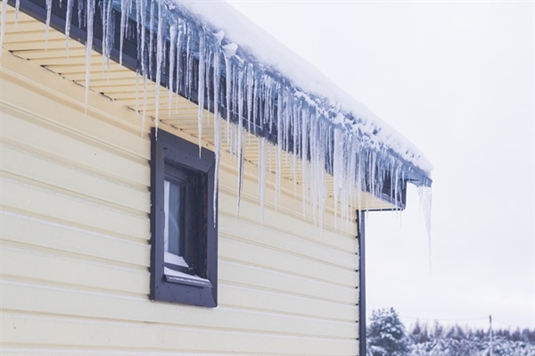 How Ice Dam Removal Protects Your Home’s Structural Integrity