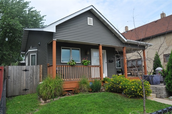 What Are the Typical Steps in an Exterior Remodeling Project With a Family-Owned Contractor?