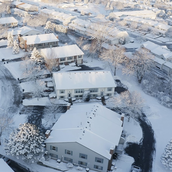 Roofing Materials for Minnesota Weather: Shingles vs Metal